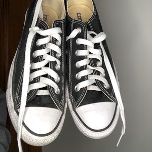Women’s black low top converse- size 7
